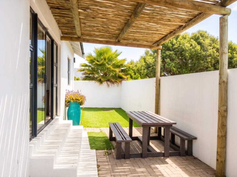 To Let 3 Bedroom Property for Rent in Golden Mile Western Cape